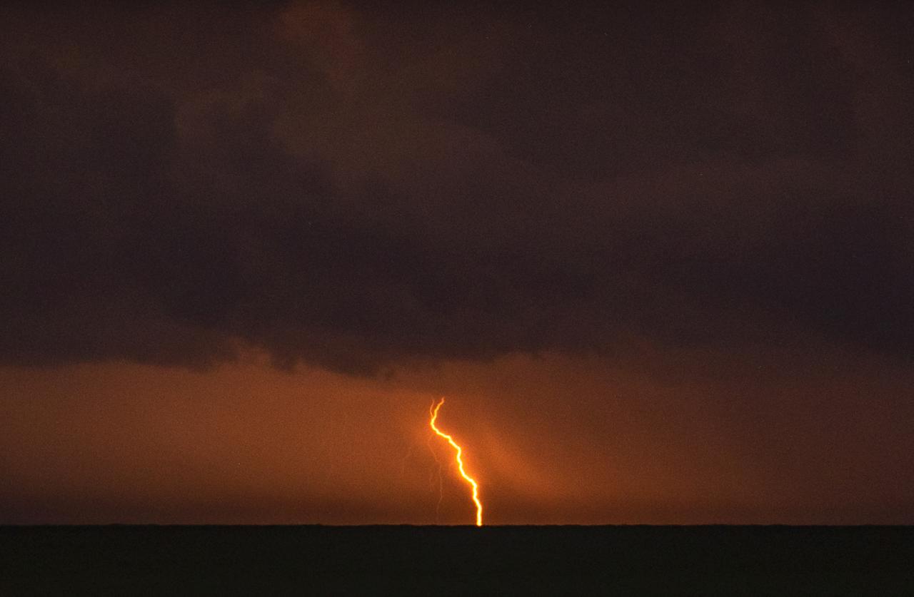 Quando il mare diventa un motore elettrico: cronaca di una tempesta estiva